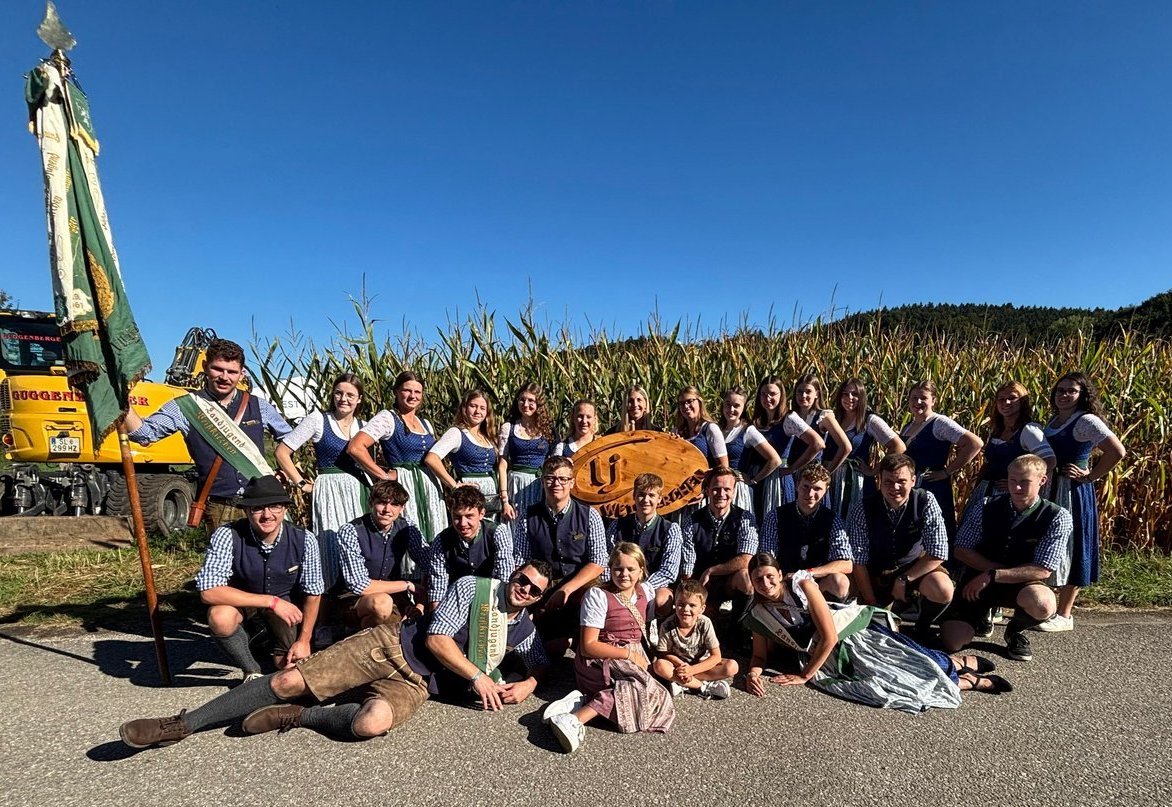 Gruppenfoto mit Ehrendame und Taferlkinder