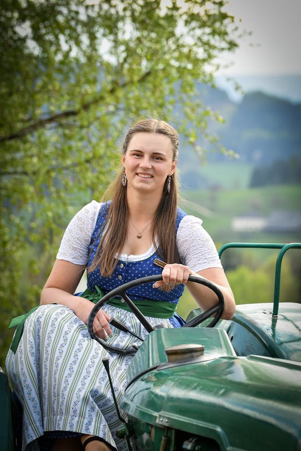 Zu sehen ist unsere Kassierin Christina Steinberger