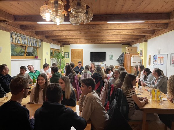 Mitgliederversammlung mit Hosn-obi-Üben